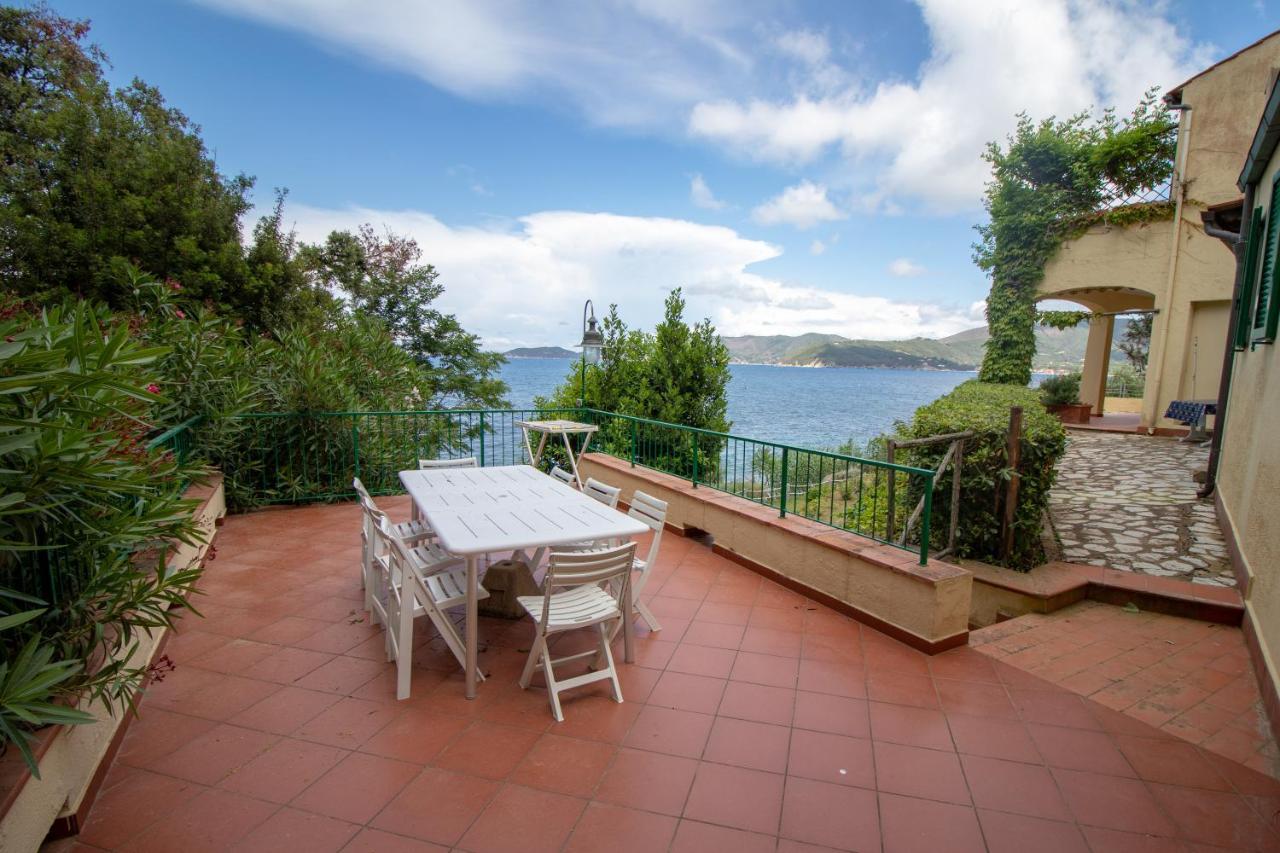 Villa Le Sprizze A Bordo Del Mare - Goelba Marciana Marina  Eksteriør billede